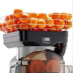 Elektrische Orangenpresse - Silber - Automatische Zufuhr - Inkl. Ablasshahn & Reinigungsmodus -Küchengerätegeschäft OMZ Top silver detail insertion tube 659e 1