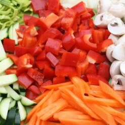 Vegetarischer Cutter - 8 Liter - 370 Watt - 230 Volt - 1400 Rpm -Küchengerätegeschäft detail geschnittenes gemuese 1 c213